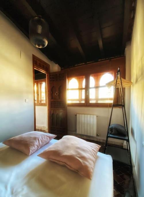 Private Apartment - The Lover'S Nest - Apt Privado Granada Bagian luar foto