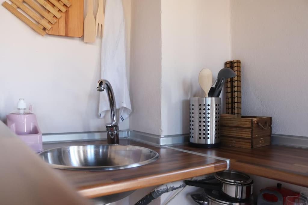 Private Apartment - The Lover'S Nest - Apt Privado Granada Bagian luar foto