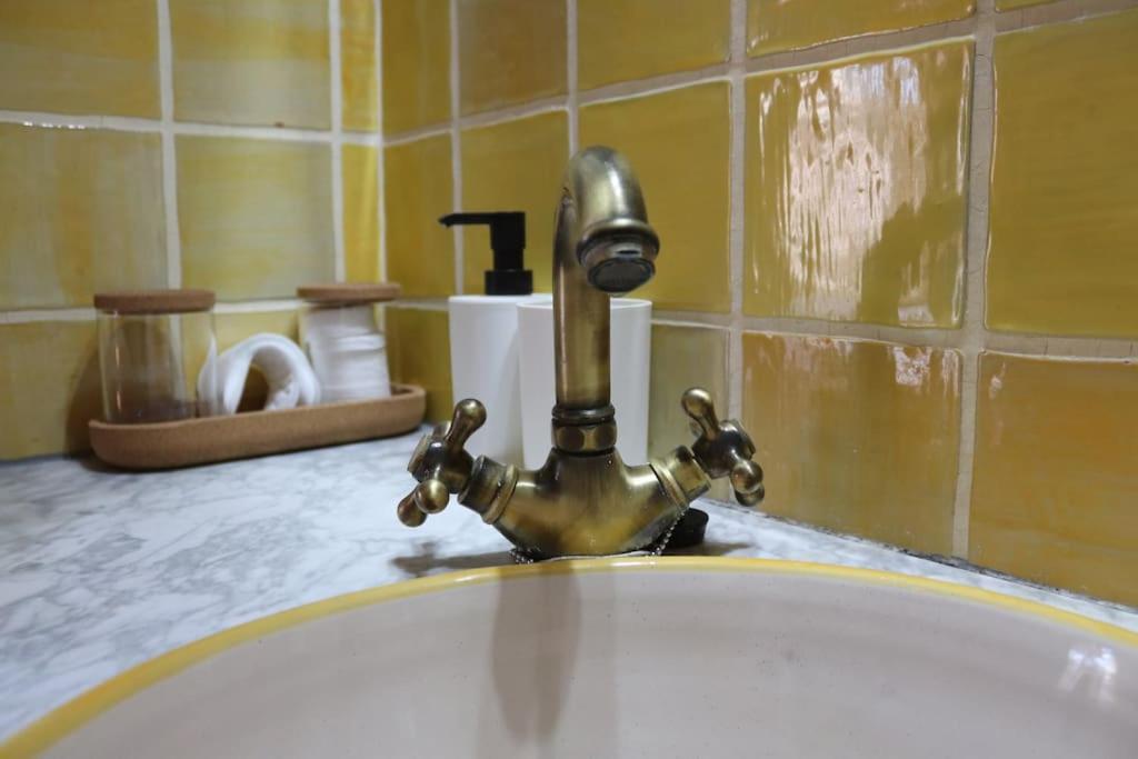 Private Apartment - The Lover'S Nest - Apt Privado Granada Bagian luar foto